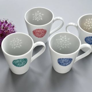 Moc mě bavilo vyrábět tento jemný porcelánový set inspirovaný tzv. tradičním rýžovým porcelánem. Aktuálně je vystavený na...